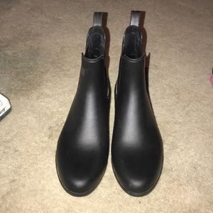 Merona Rain Boots. Size 8. NWOT.